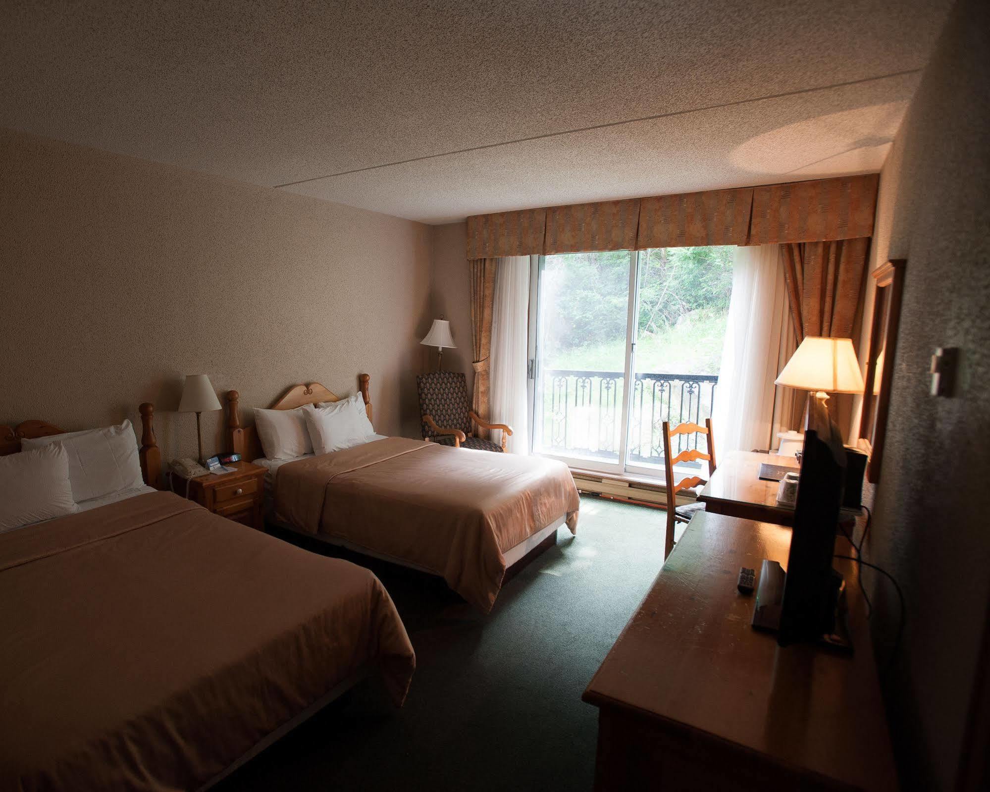 Hotel Le Chantecler แซ็ง-ตาแดล ภายนอก รูปภาพ